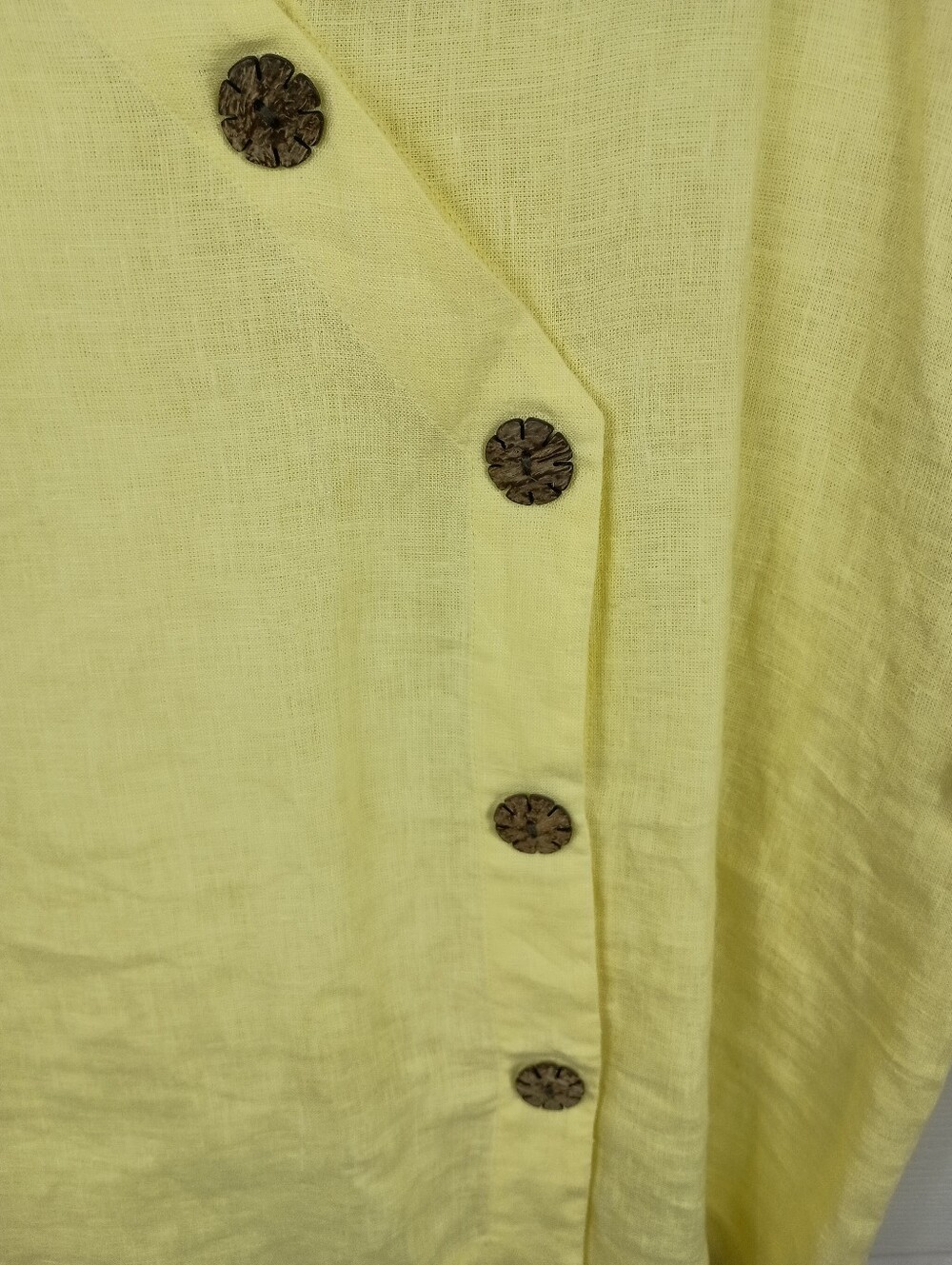 Neiman Marcus Linen Wrap Blouse Large Yellow Carved Coconut Button Asymmetric - Picture 4 of 7